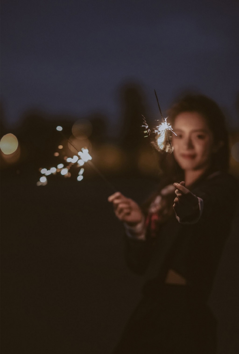 麻花辫美女学生妹日系制服写真