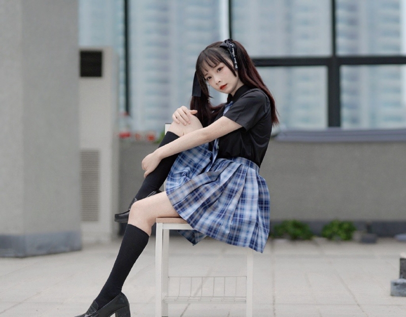 双马尾少女jk制服短裙街拍写真