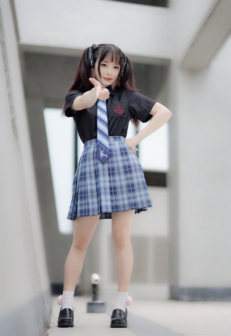 双马尾少女jk制服短裙街拍写真