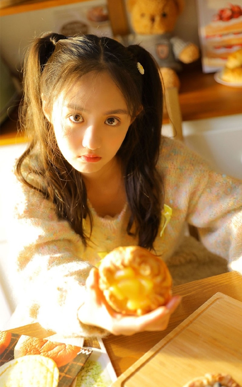 双马尾辫萝莉调皮搞怪居家写真