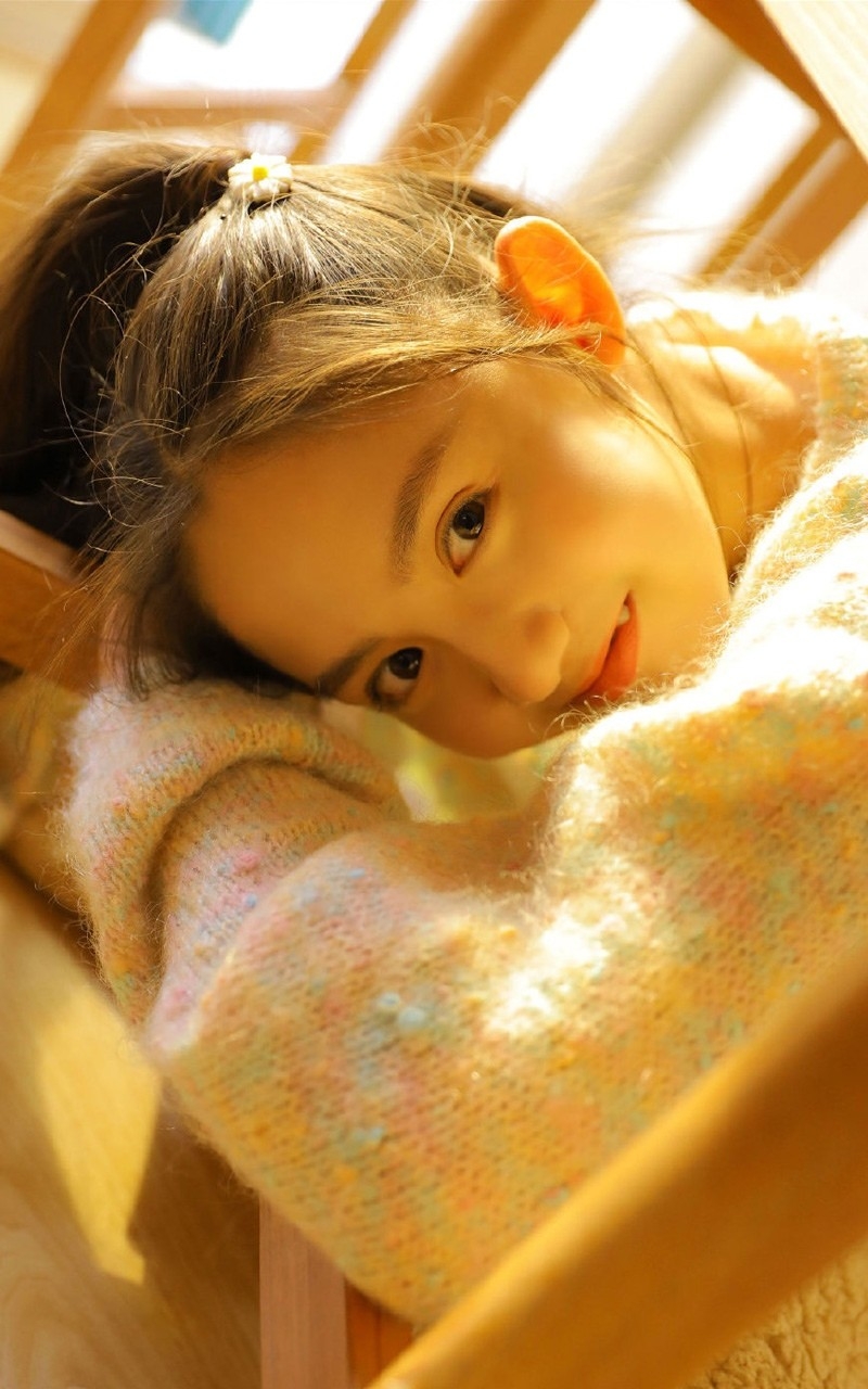 双马尾辫萝莉调皮搞怪居家写真