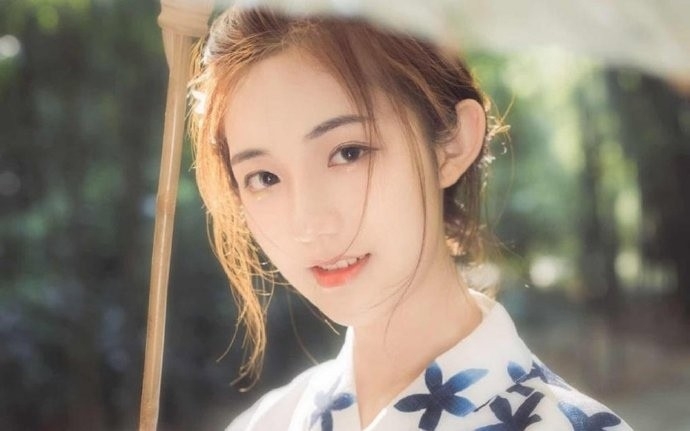 金发少女日式和服清纯动人套图