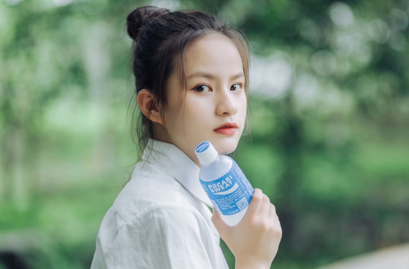 丸子头美女学生妹清新脱俗私拍