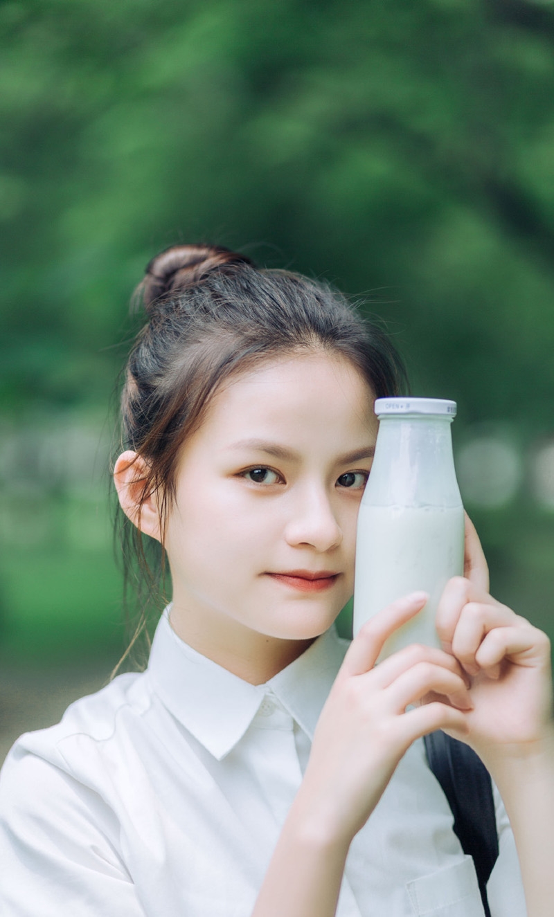 丸子头美女学生妹清新脱俗私拍