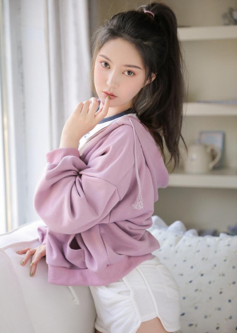 高马尾美女休闲运动服私房写真
