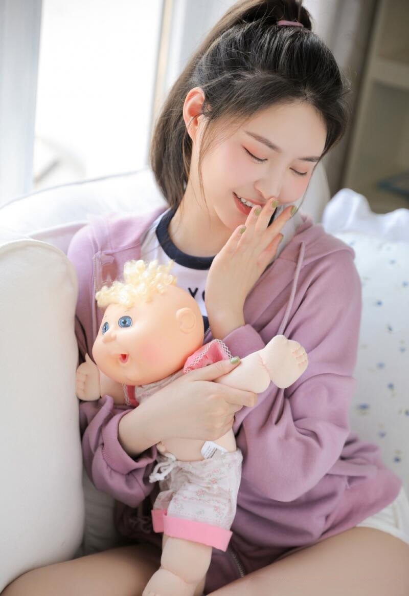 高马尾美女休闲运动服私房写真