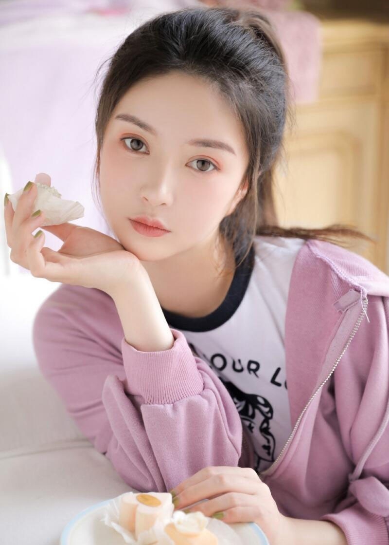 高马尾美女休闲运动服私房写真