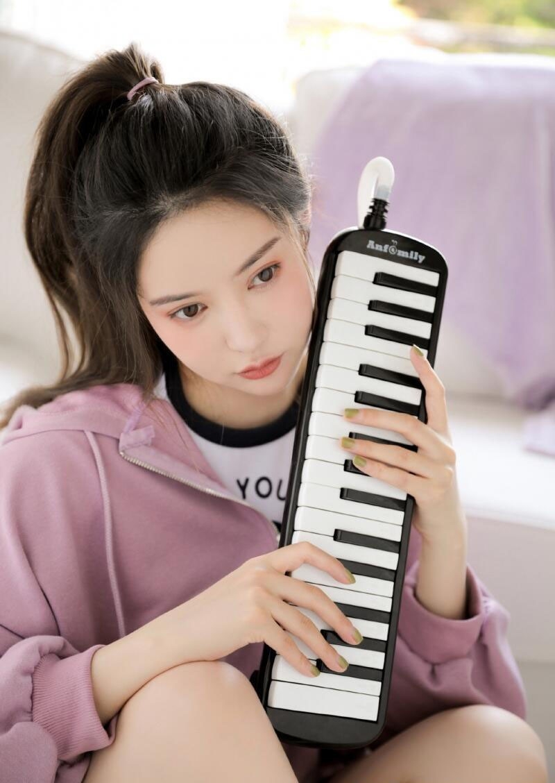 高马尾美女休闲运动服私房写真