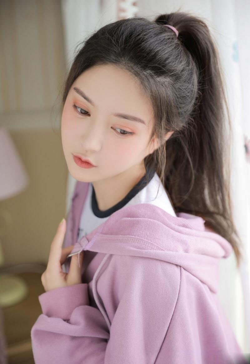 高马尾美女休闲运动服私房写真