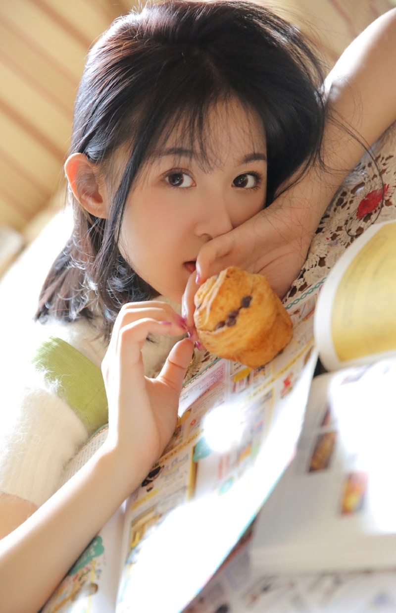 元气少女齐肩短发乖巧文静写真