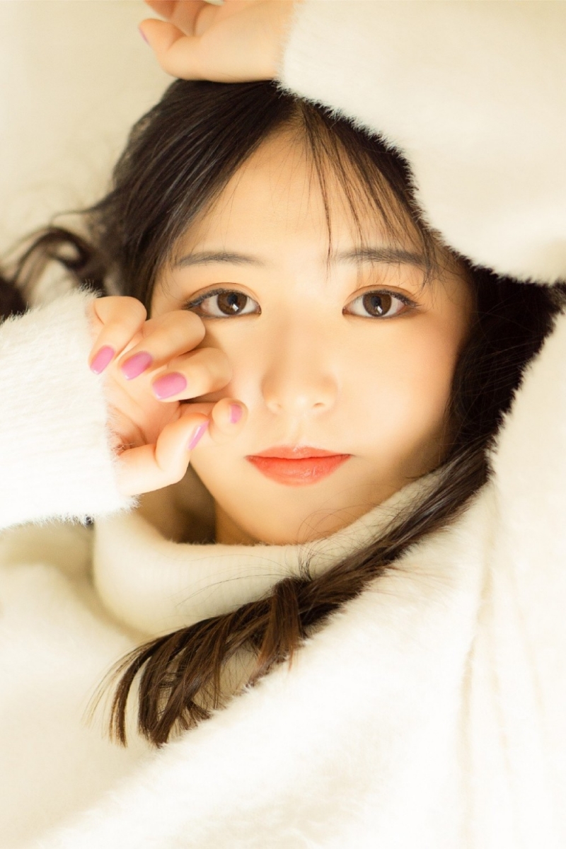 毛衣美女长发披肩温婉动人美图