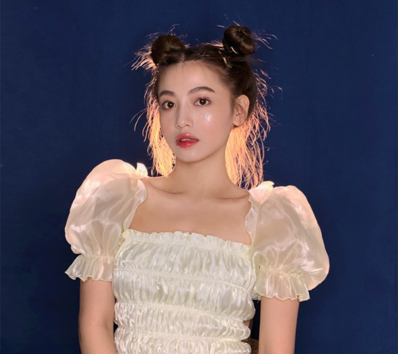 哪吒头小姐姐俏皮可爱艺术写真