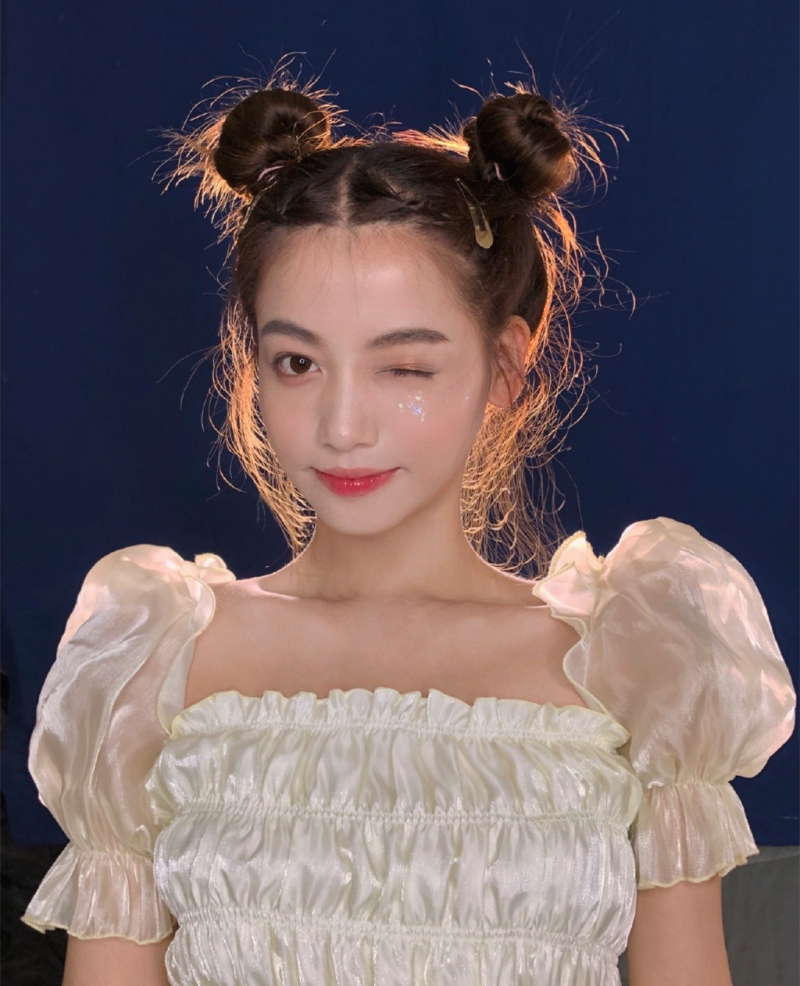 哪吒头小姐姐俏皮可爱艺术写真