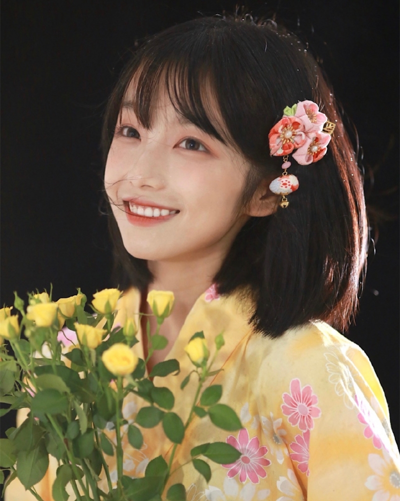 和服美女齐肩短发乖巧文静套图