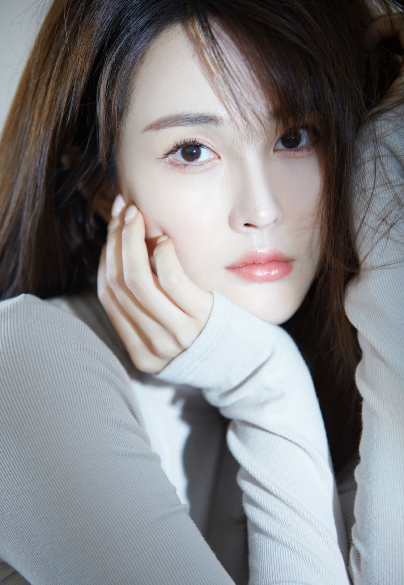 美女御姐漂亮脸蛋唯美逆光摄影