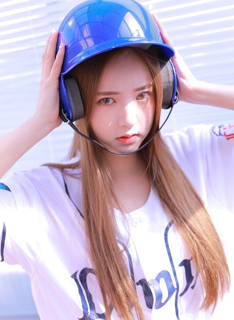 棒球服美少女漂亮脸蛋精选图片