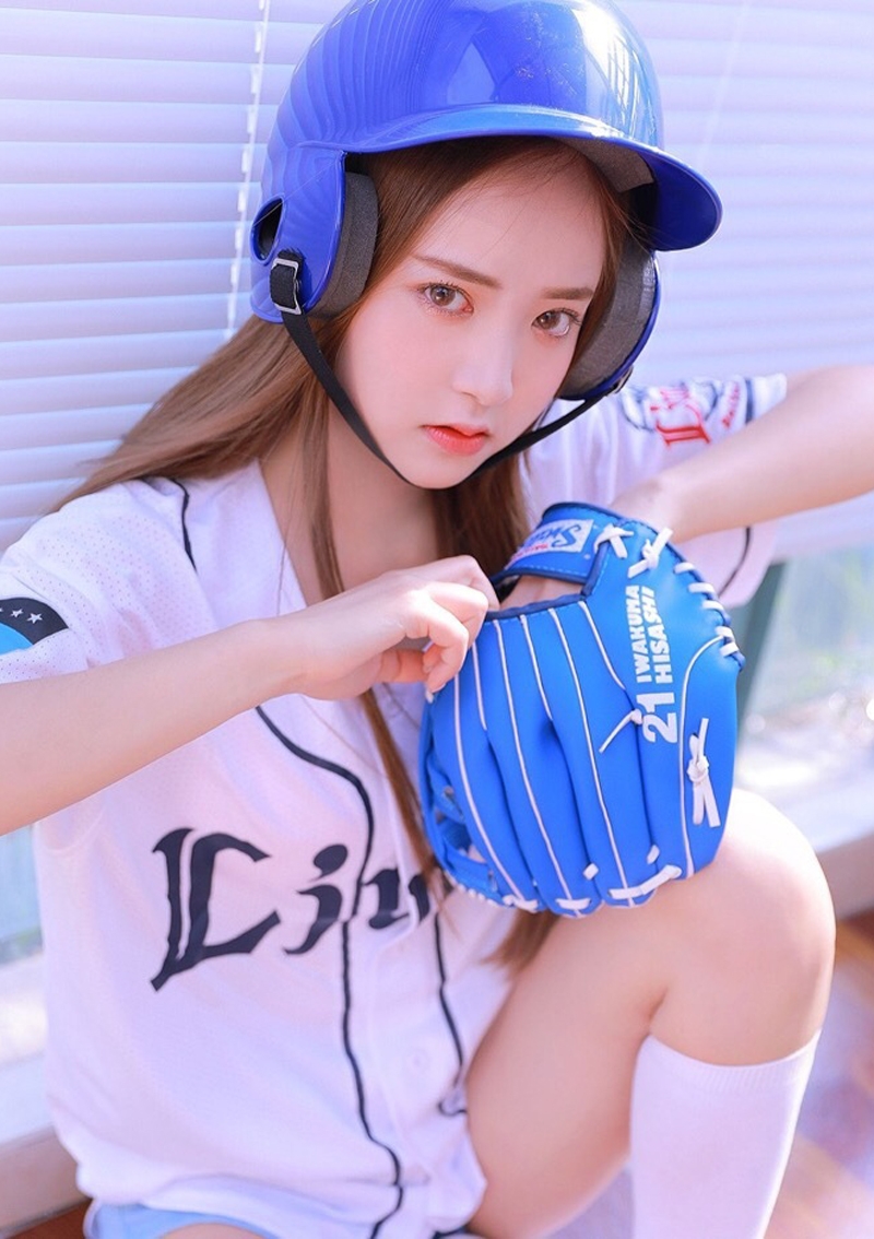 棒球服美少女漂亮脸蛋精选图片