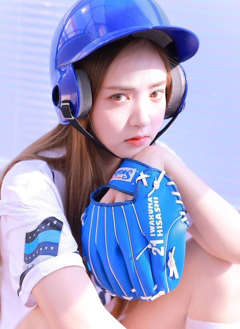 棒球服美少女漂亮脸蛋精选图片