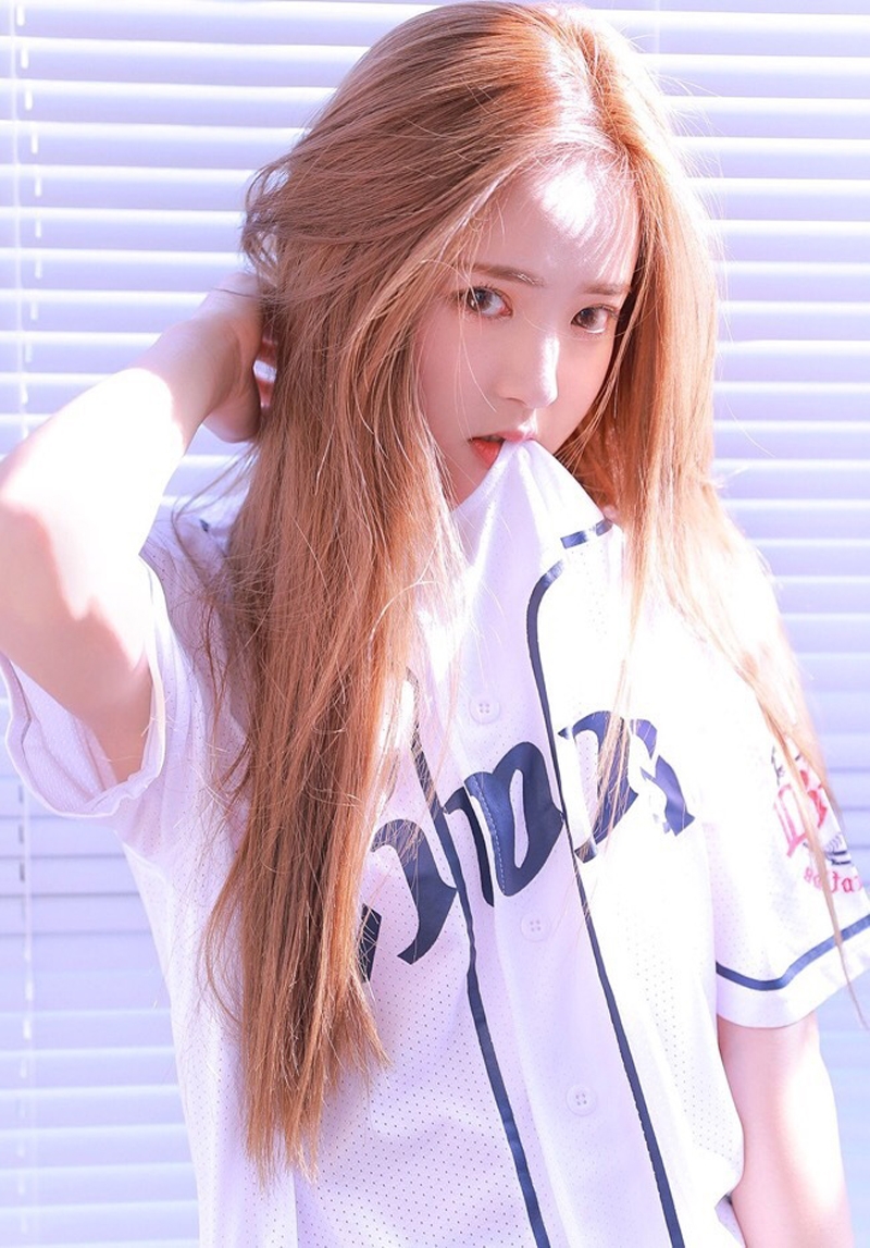 棒球服美少女漂亮脸蛋精选图片