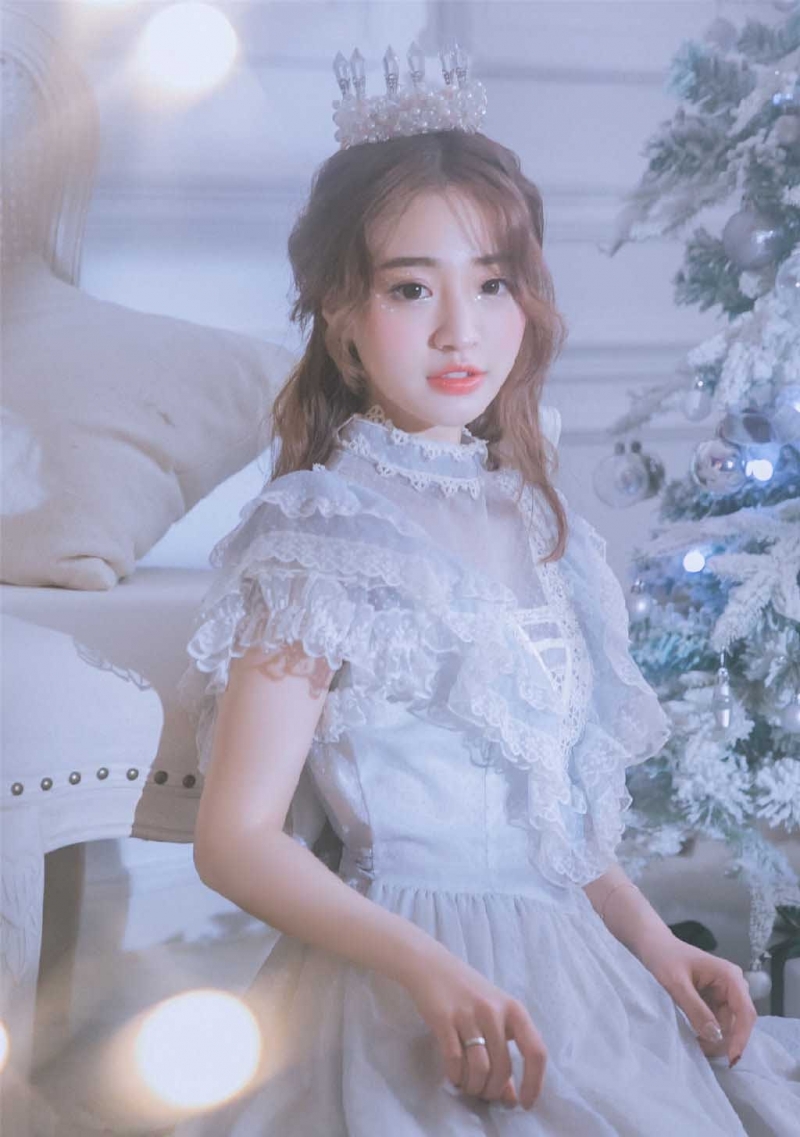 金发少女蕾丝纱裙唯美梦幻私拍