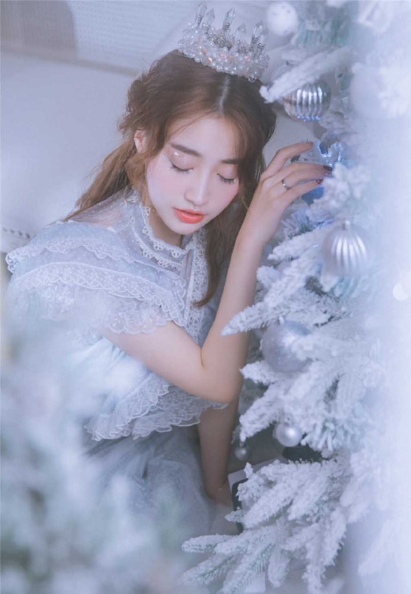 金发少女蕾丝纱裙唯美梦幻私拍