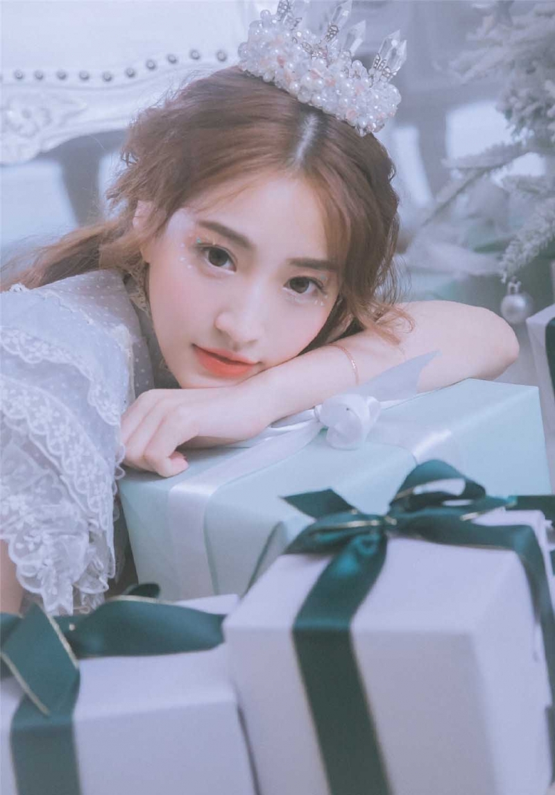 金发少女蕾丝纱裙唯美梦幻私拍