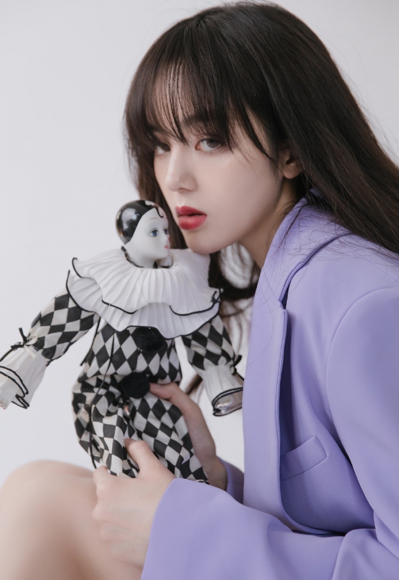 西装美女御姐修长美腿艺术写真