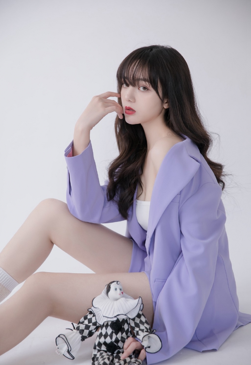 西装美女御姐修长美腿艺术写真