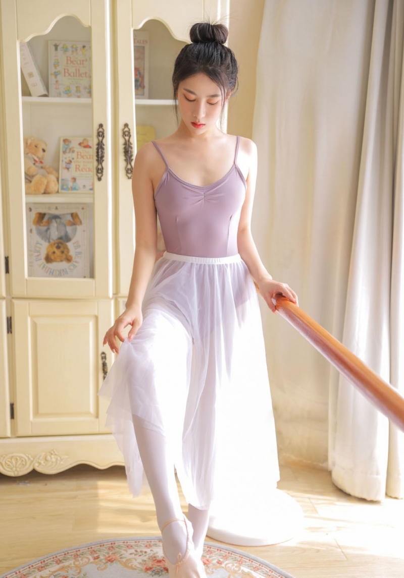 芭蕾舞小姐姐香肩美背室内写真