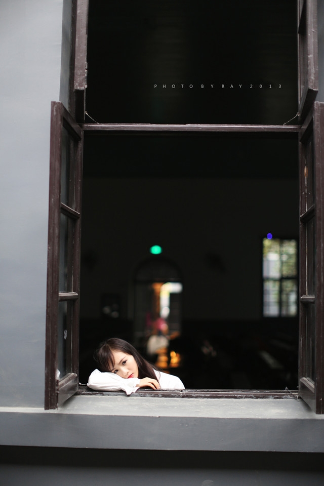 校园文艺女神气质清新教室私拍