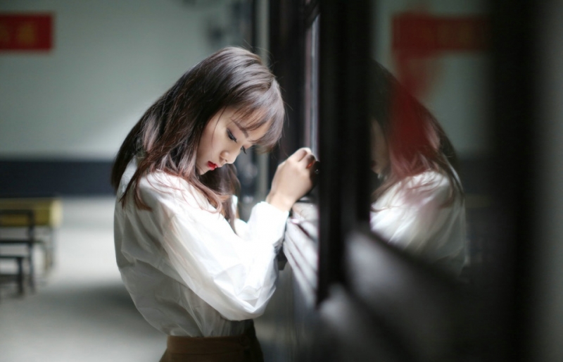 校园文艺女神气质清新教室私拍