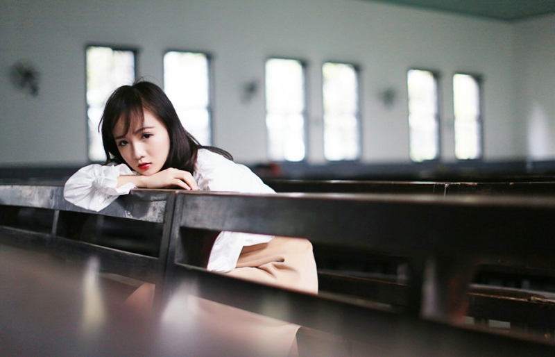 校园文艺女神气质清新教室私拍