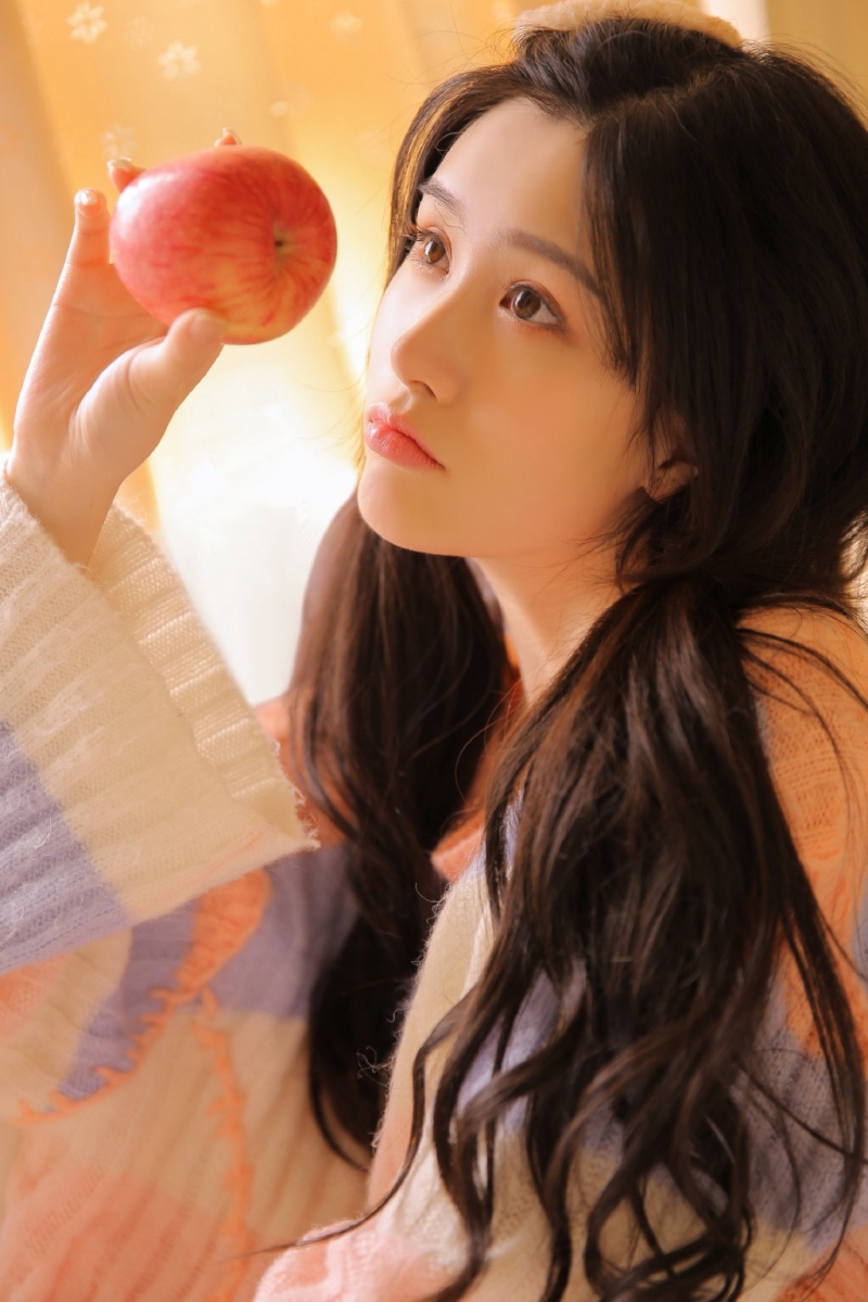 双马尾萌妹子调皮搞怪私房写真