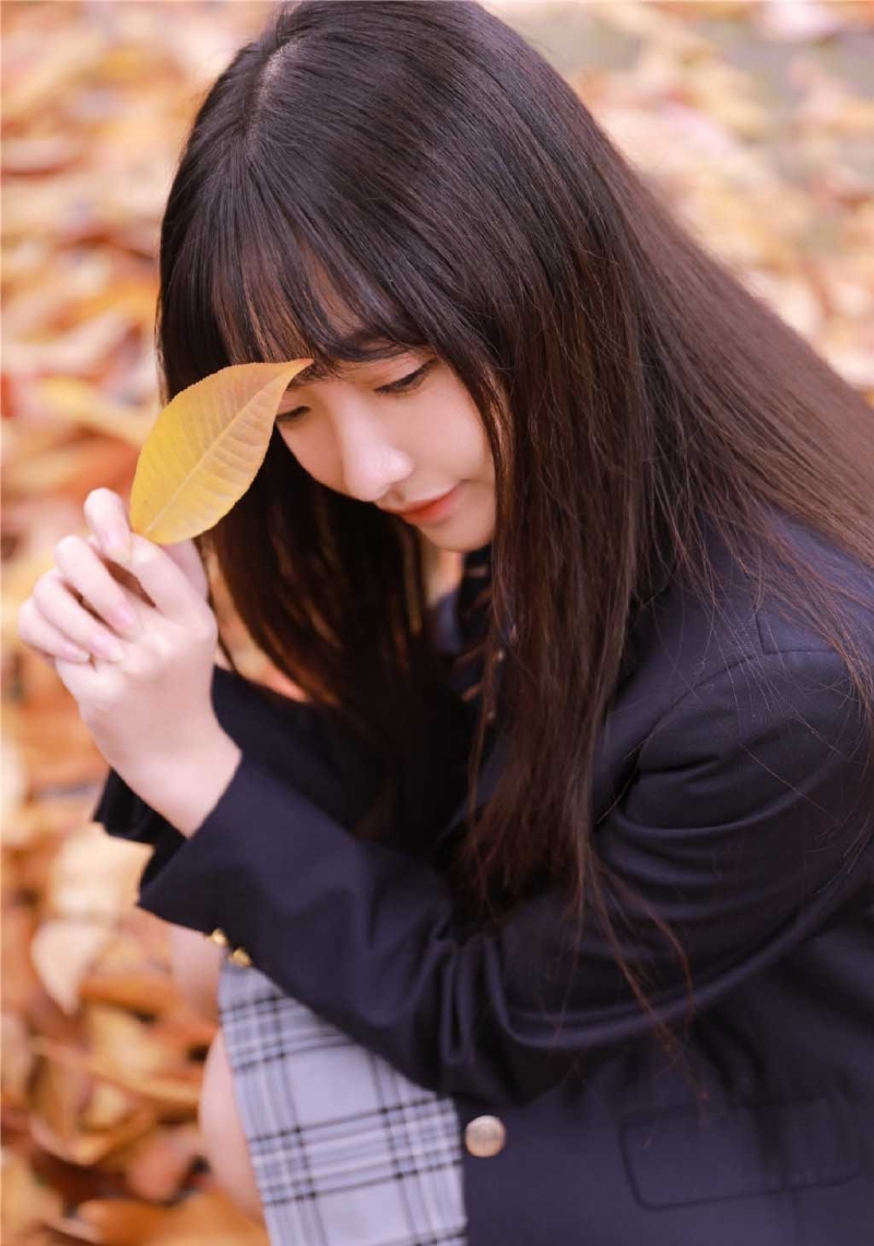 校园女神黑长直发美丽大方写真