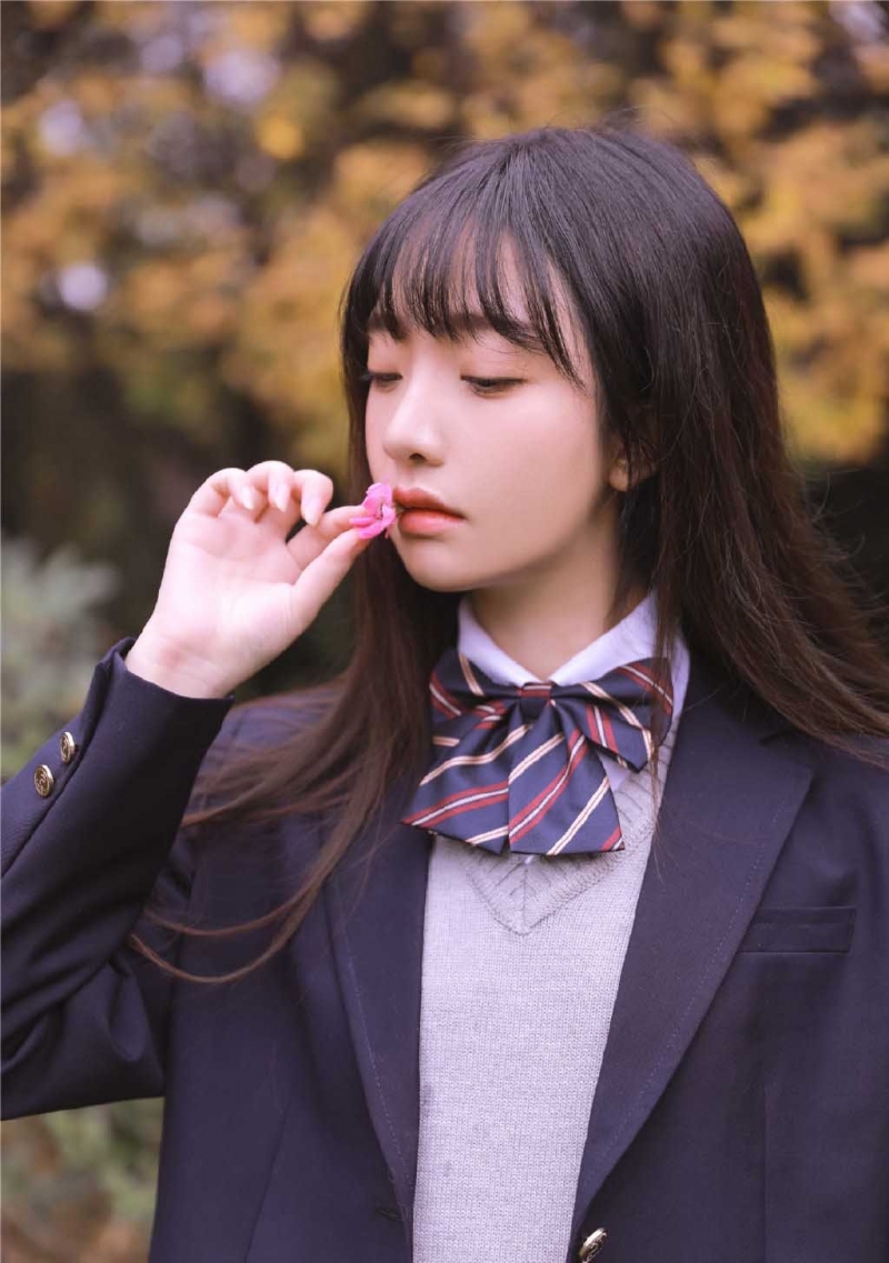 校园女神黑长直发美丽大方写真