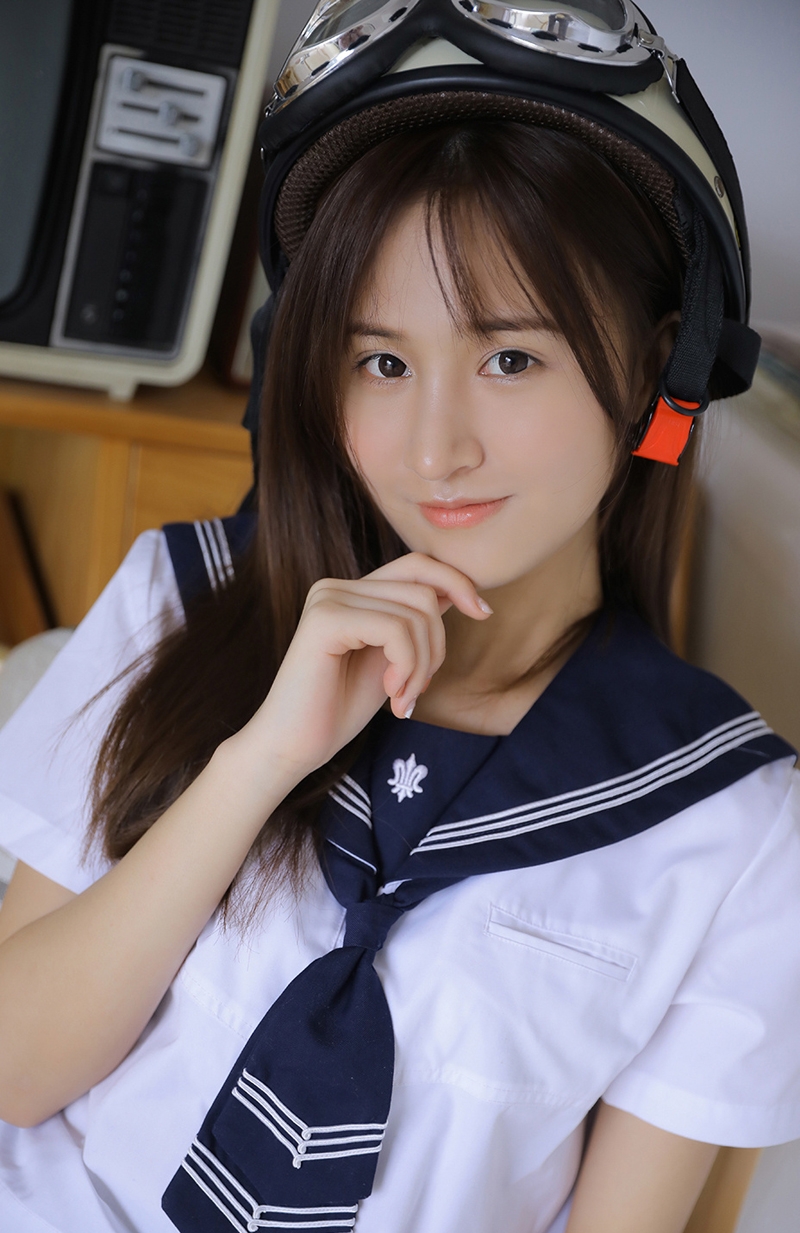 清纯水手服学生妹室内个人写真