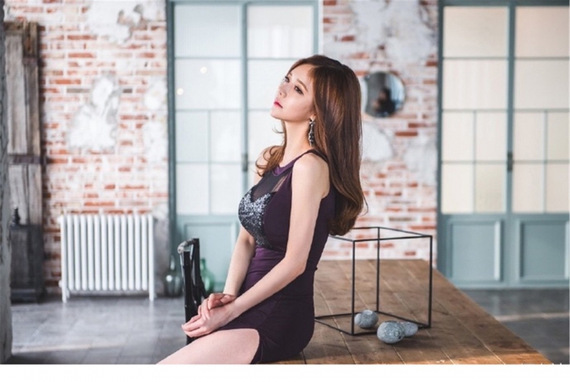 街拍韩国美女高跟美腿诱惑写真