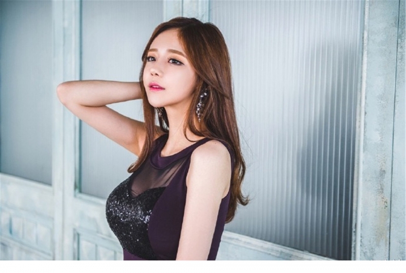 街拍韩国美女高跟美腿诱惑写真