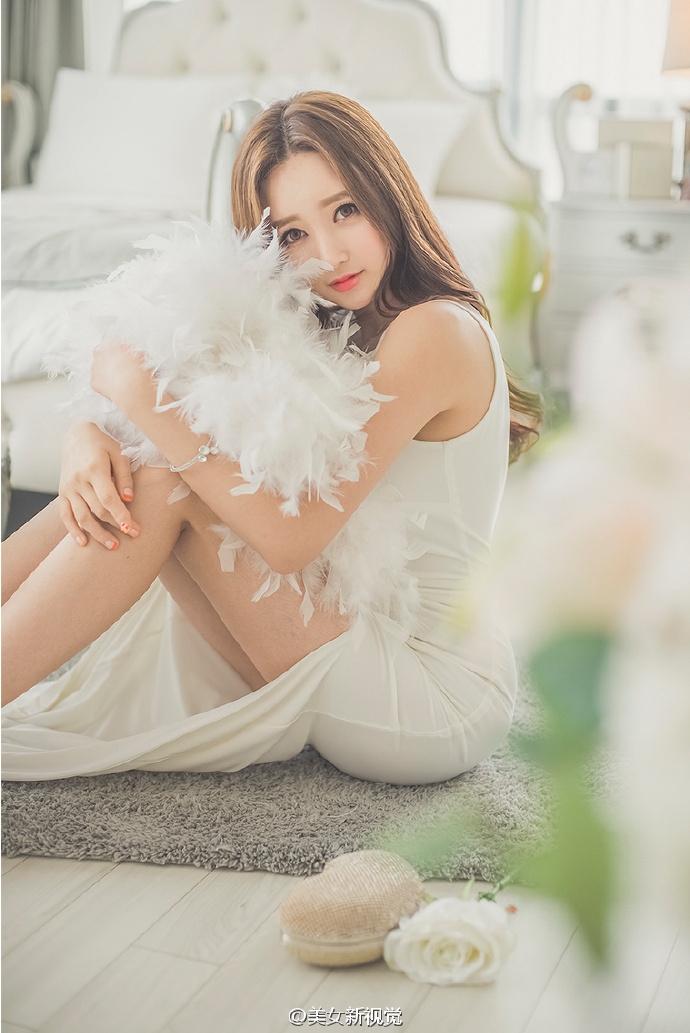 日韩美女前凸后翘性感身材写真