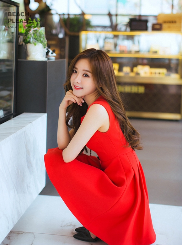 性感韩国女生完美身材街拍写真