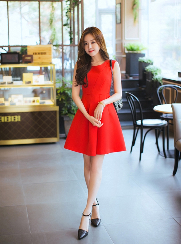 性感韩国女生完美身材街拍写真