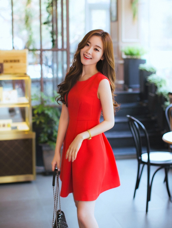 性感韩国女生完美身材街拍写真