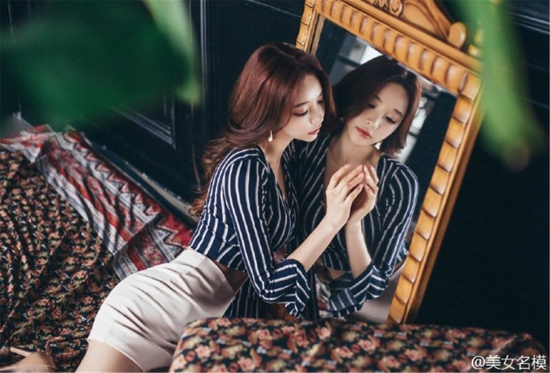 宅男女神包臀短裙低胸诱惑美图