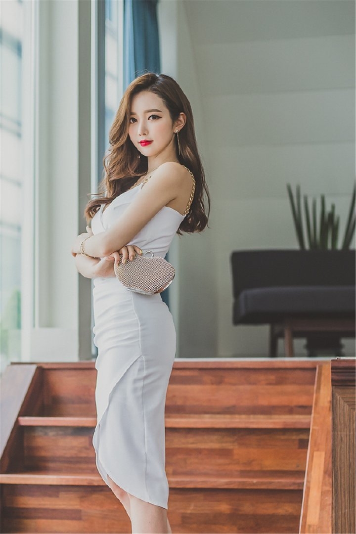 丰满美女少妇酥胸翘臀诱惑美图