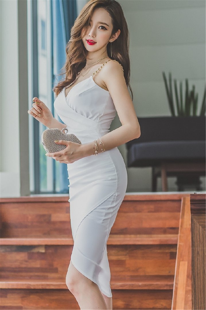 丰满美女少妇酥胸翘臀诱惑美图