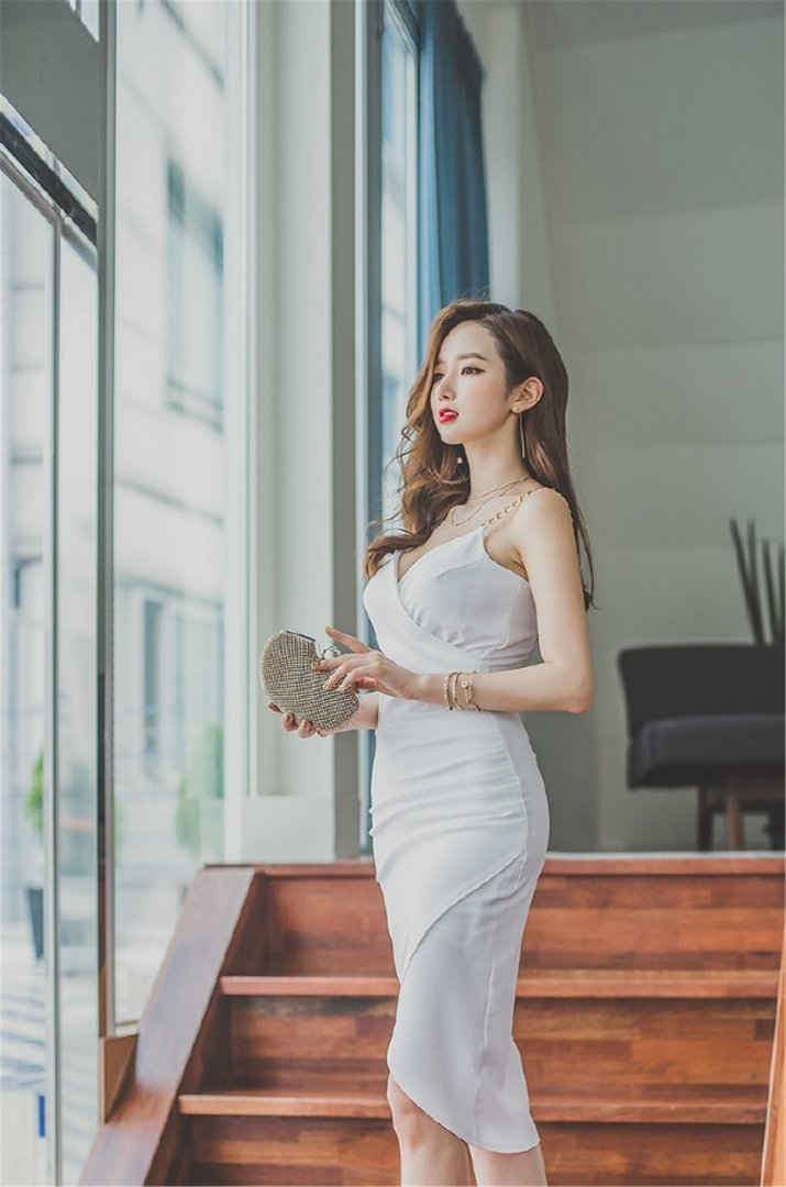 丰满美女少妇酥胸翘臀诱惑美图