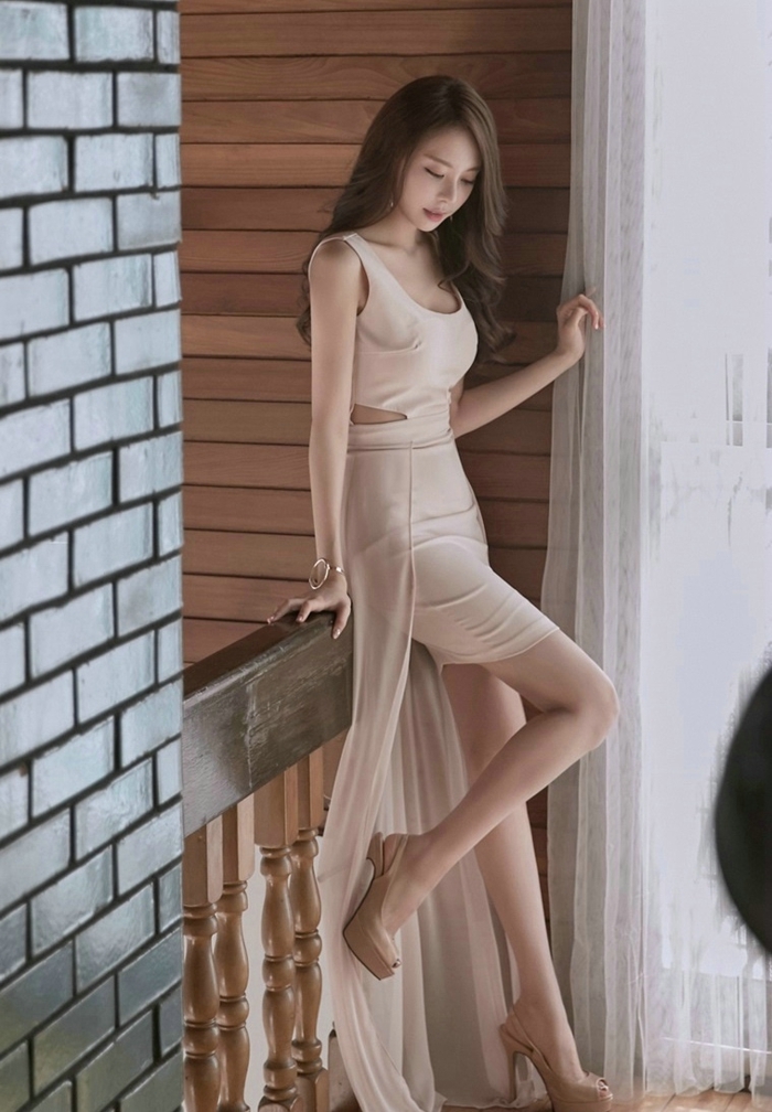 极品销魂美女模特傲人上围写真