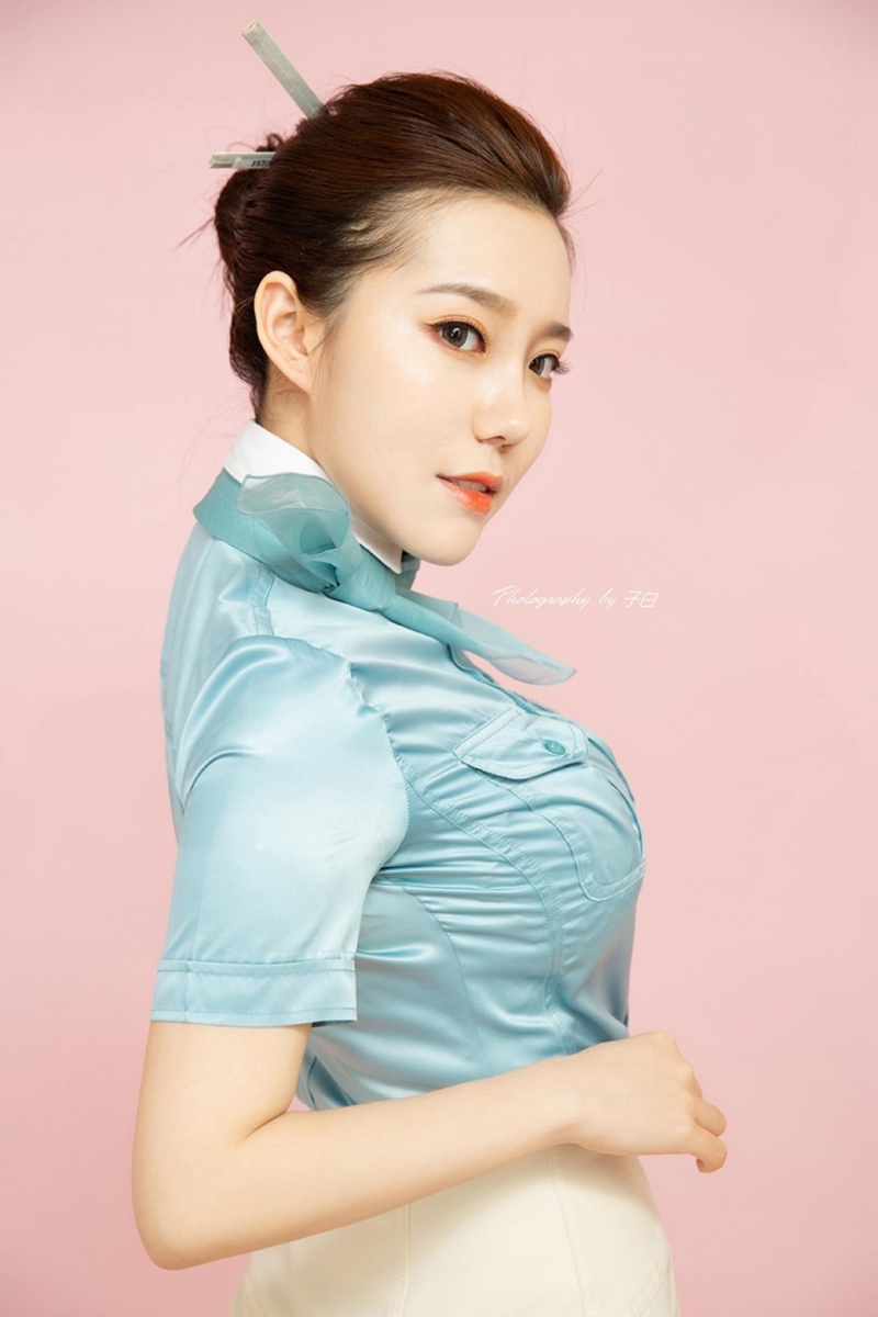 前凸后翘美女空姐制服诱惑套图