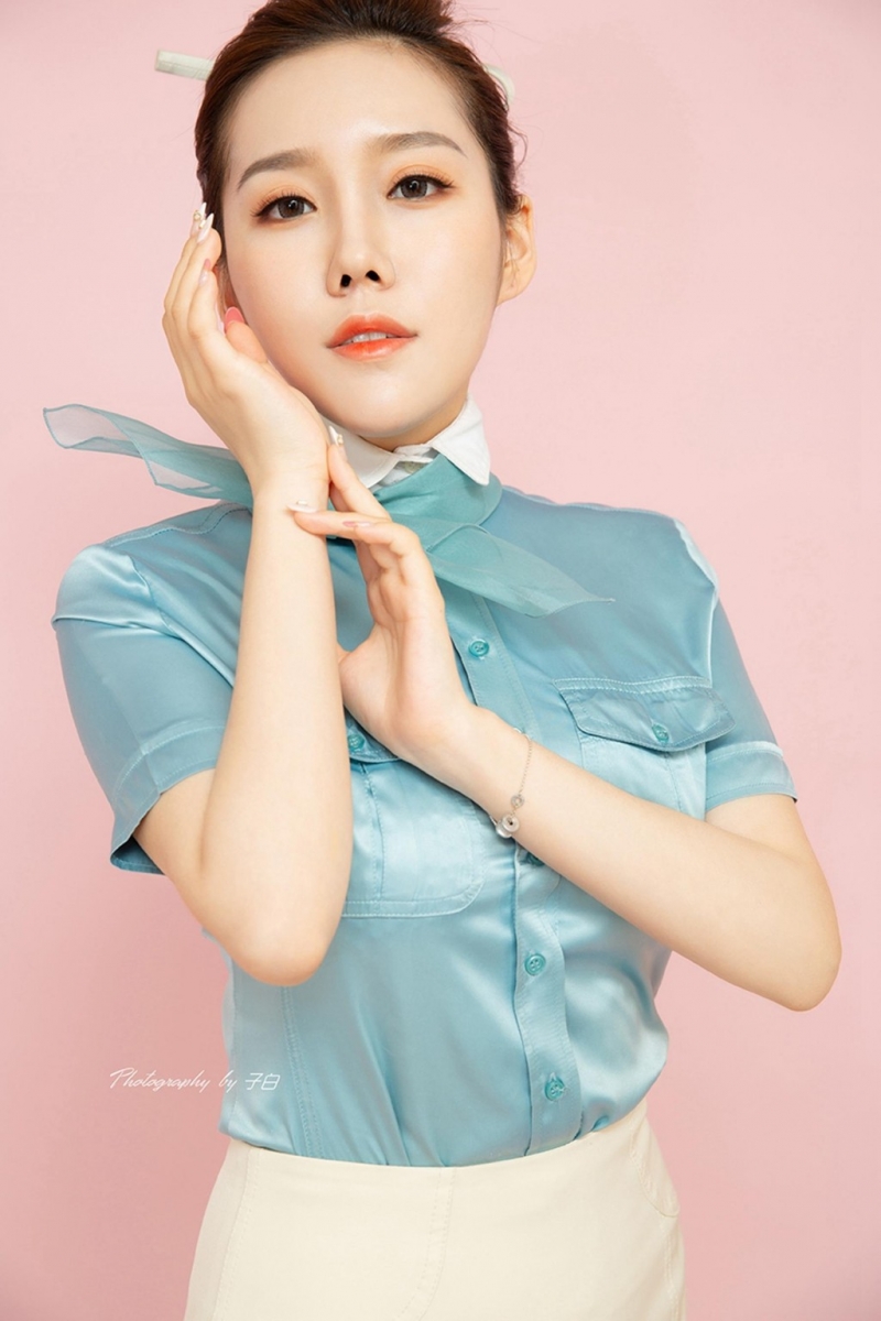 前凸后翘美女空姐制服诱惑套图