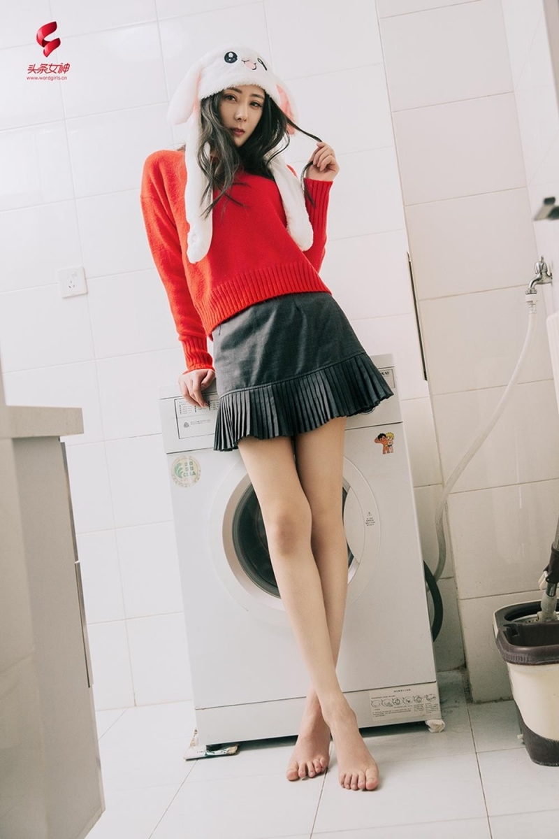 性感超短裙美少妇美腿玉足私拍